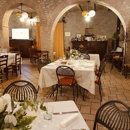 Apartmanhotel I Due Mondi Montone